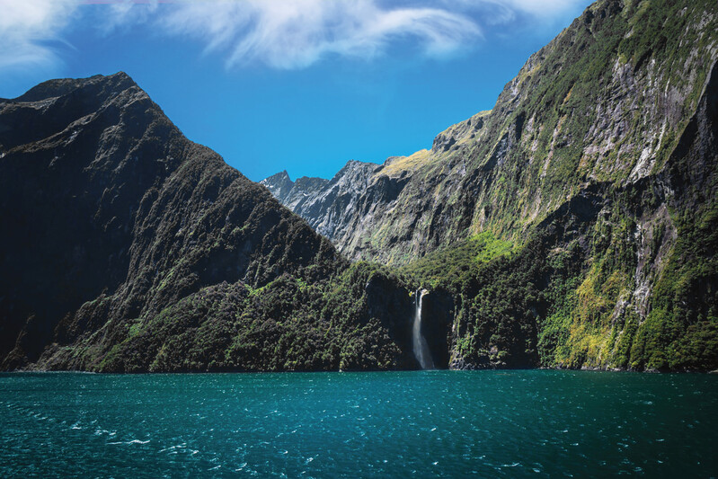 Fjordland view in New Zealand 800x533